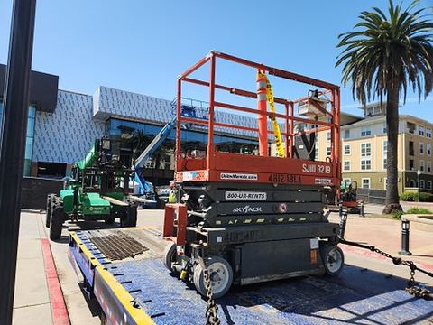 2017 SKYJACK SJIII3219 Scissor Lift 19' Electric