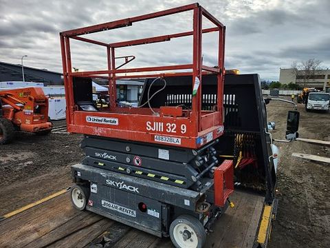 2017 SKYJACK SJIII3219 Scissor Lift 19' Electric