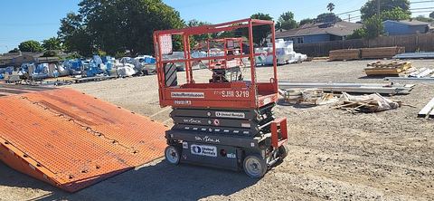 2017 SKYJACK SJIII3219 Scissor Lift 19' Electric