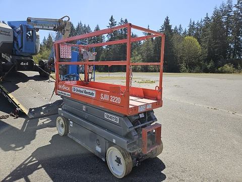 2017 SKYJACK SJIII3220 Scissor Lift 20-21' Electric Power Deck