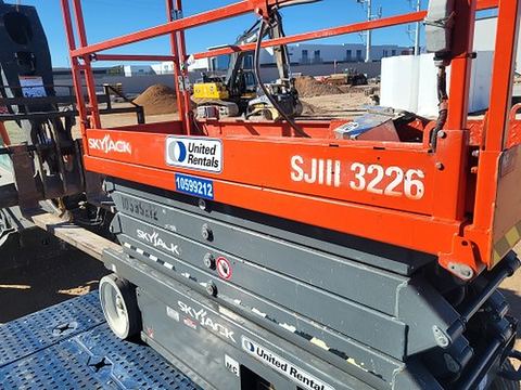 2017 SKYJACK SJIII3226 Scissor Lift 24-26' Electric 30-36" Wide