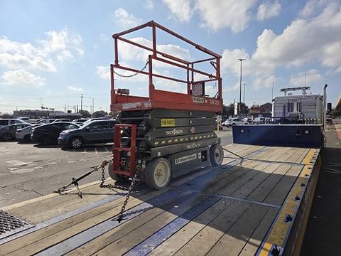 2017 SKYJACK SJIII3226 Scissor Lift 24-26' Electric 30-36" Wide