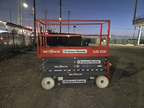 2017 SKYJACK SJIII3226 Scissor Lift 24-26' Electric 30-36" Wide