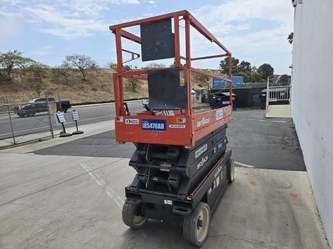 2017 SKYJACK SJIII3226 Scissor Lift 24-26' Electric 30-36" Wide