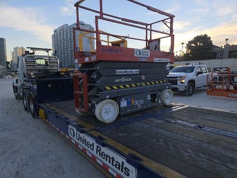 2017 SKYJACK SJIII3226 Scissor Lift 24-26' Electric 30-36" Wide