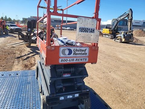 2017 SKYJACK SJIII3226 Scissor Lift 24-26' Electric 30-36" Wide