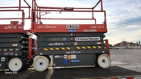 2017 SKYJACK SJIII3226 Scissor Lift 24-26' Electric 30-36" Wide