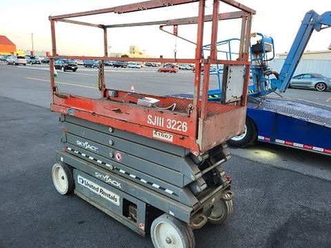 2017 SKYJACK SJIII3226 Scissor Lift 24-26' Electric 30-36" Wide