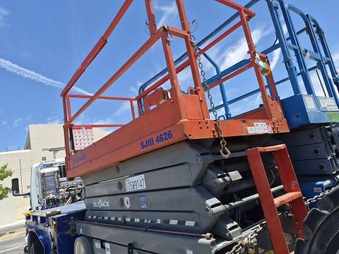 2017 SKYJACK SJIII4626 Scissor Lift 24-26' Electric 46-68" Wide