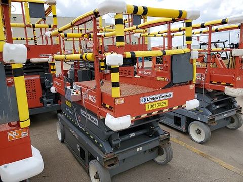 2017 SKYJACK SJIII4626 Scissor Lift 24-26' Electric 46-68" Wide
