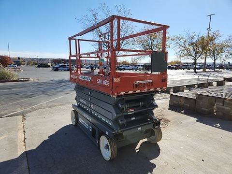 2017 SKYJACK SJIII4632 Scissor Lift 30-35' Electric 46-48" Wide
