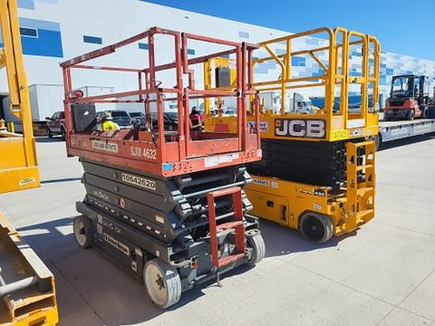 2017 SKYJACK SJIII4632 Scissor Lift 30-35' Electric 46-48" Wide