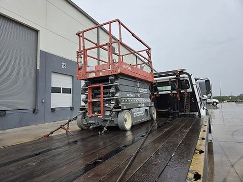 2017 SKYJACK SJIII4632 Scissor Lift 30-35' Electric 46-48" Wide