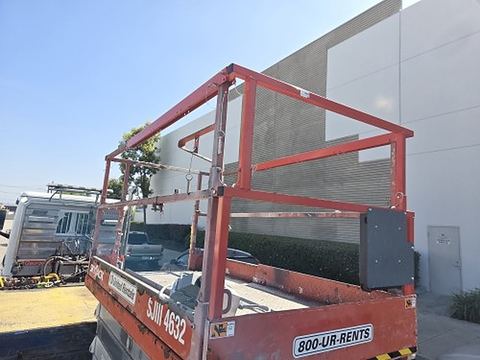2017 SKYJACK SJIII4632 Scissor Lift 30-35' Electric 46-48" Wide