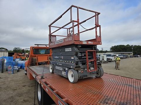2017 SKYJACK SJIII4632 Scissor Lift 30-35' Electric 46-48" Wide