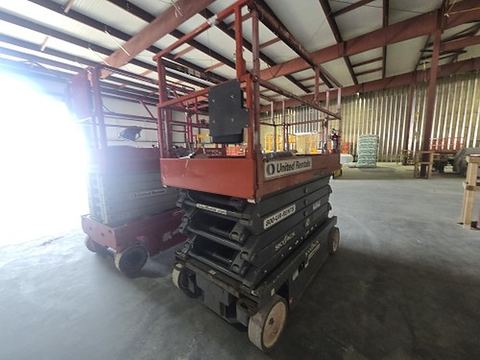 2017 SKYJACK SJIII4740 Scissor Lift 39-40' Electric 45-48"Wide