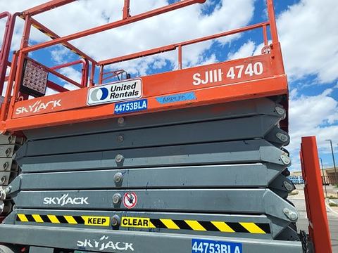 2017 SKYJACK SJIII4740 Scissor Lift 39-40' Electric 45-48"Wide