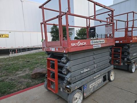 2017 SKYJACK SJIII4740 Scissor Lift 39-40' Electric 45-48"Wide