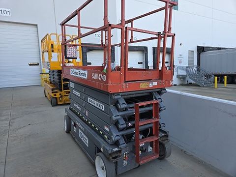 2017 SKYJACK SJIII4740 Scissor Lift 39-40' Electric 45-48"Wide