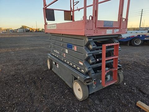 2017 SKYJACK SJIII4740 Scissor Lift 39-40' Electric 45-48"Wide