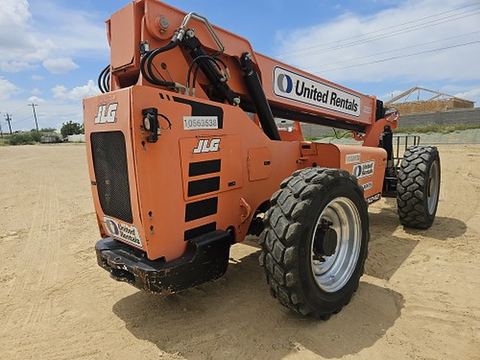 2017 SKYTRAK 6042 Forklift Variable Reach 6000# 40-49'