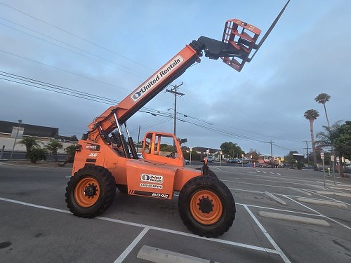 SKYTRAK 6042 photo 3