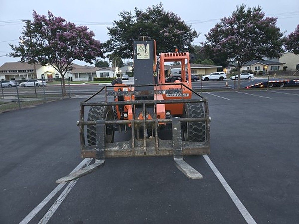 SKYTRAK 6042 photo 4