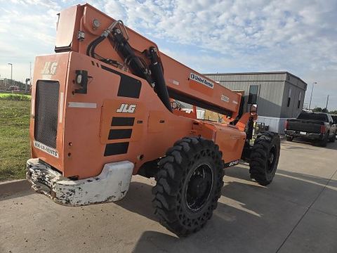 2017 SKYTRAK 8042 Forklift Variable Reach 8000# 40-49'