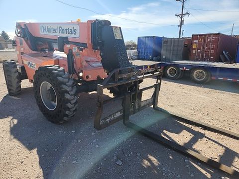 2017 SKYTRAK 8042 Forklift Variable Reach 8000# 40-49'