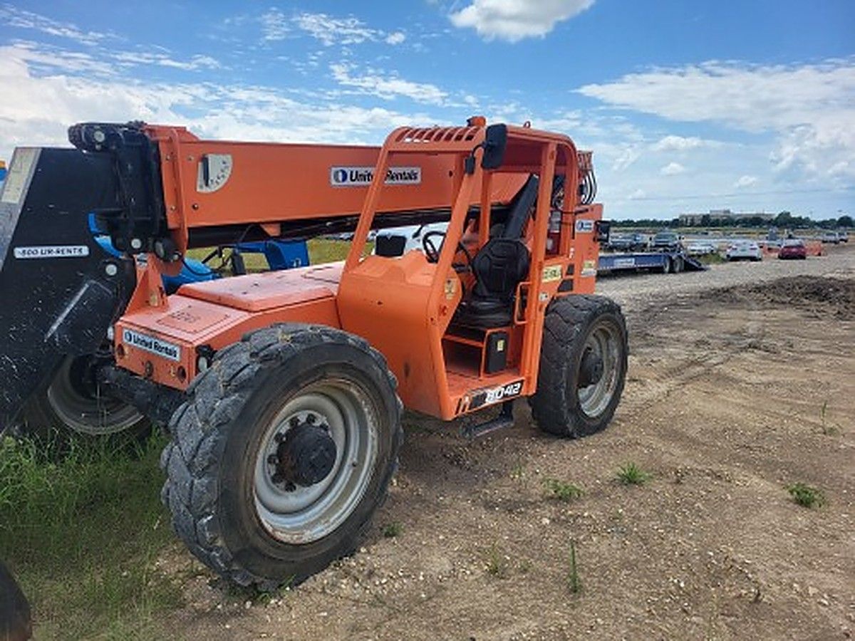 SKYTRAK 8042 photo 2