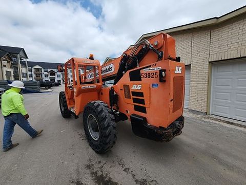 2017 SKYTRAK 8042 Forklift Variable Reach 8000# 40-49'