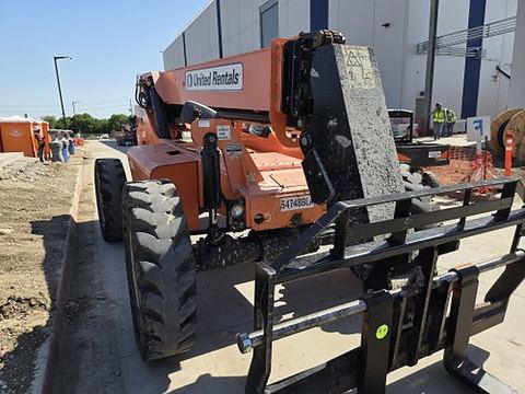 2017 SKYTRAK 8042 Forklift Variable Reach 8000# 40-49'