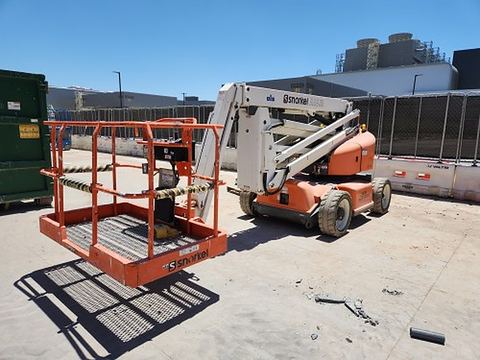 2017 SNORKEL A46JE Boom 43-46' Articulating Electric