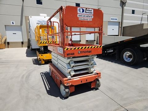 2017 SNORKEL S4732E Scissor Lift 30-35' Electric 46-48" Wide
