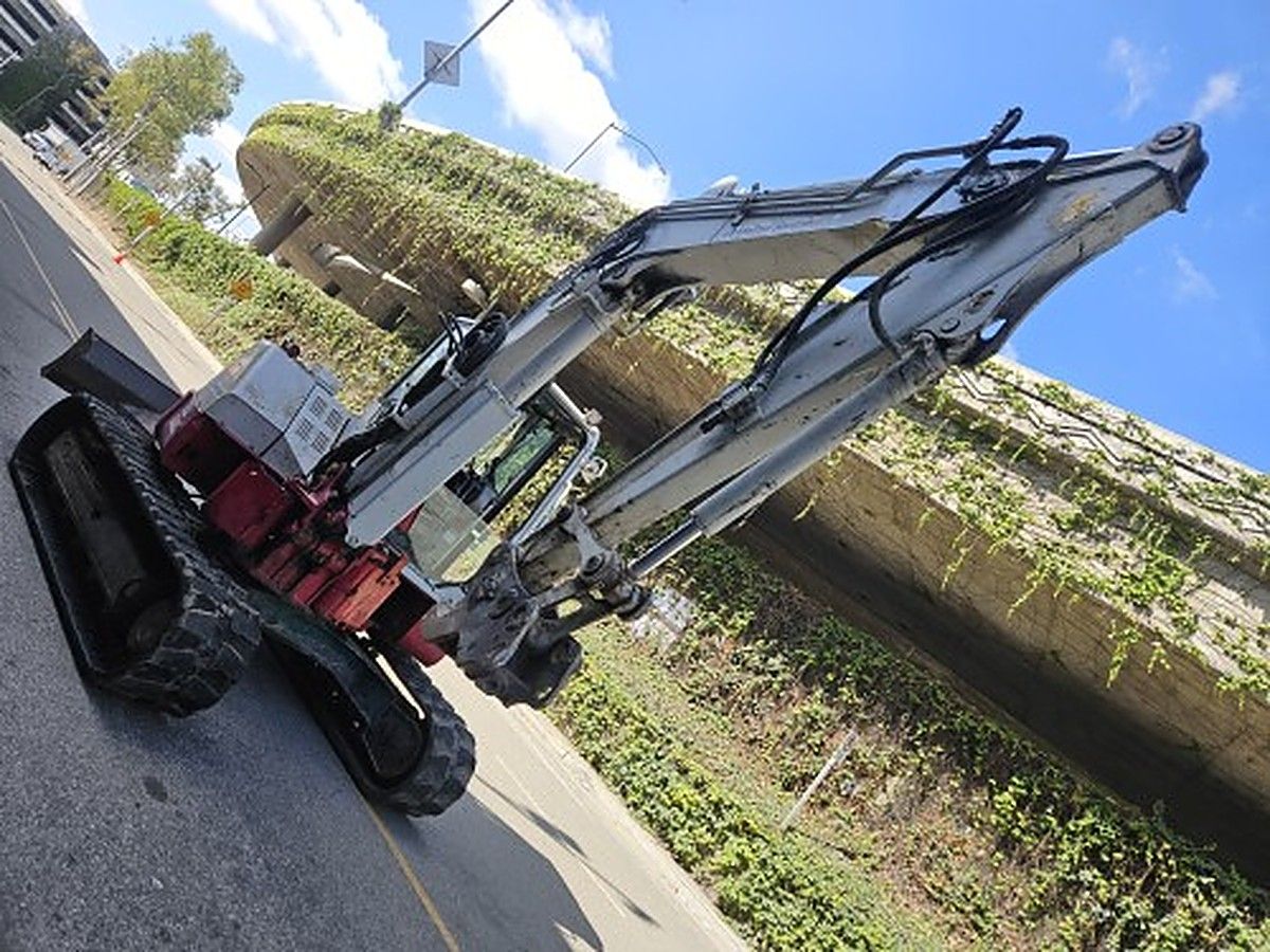TAKEUCHI TB280FR photo 3