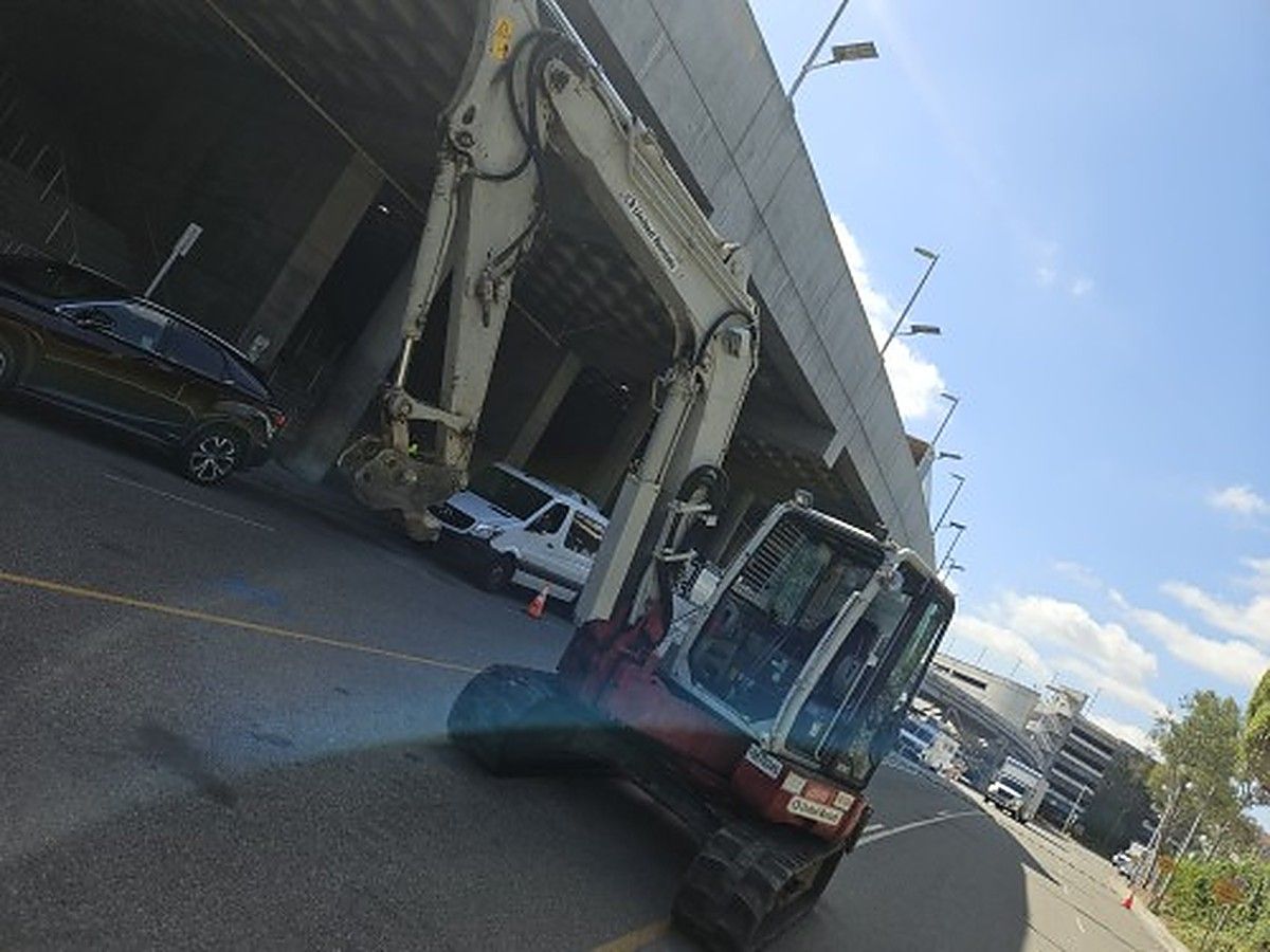 TAKEUCHI TB280FR photo 13