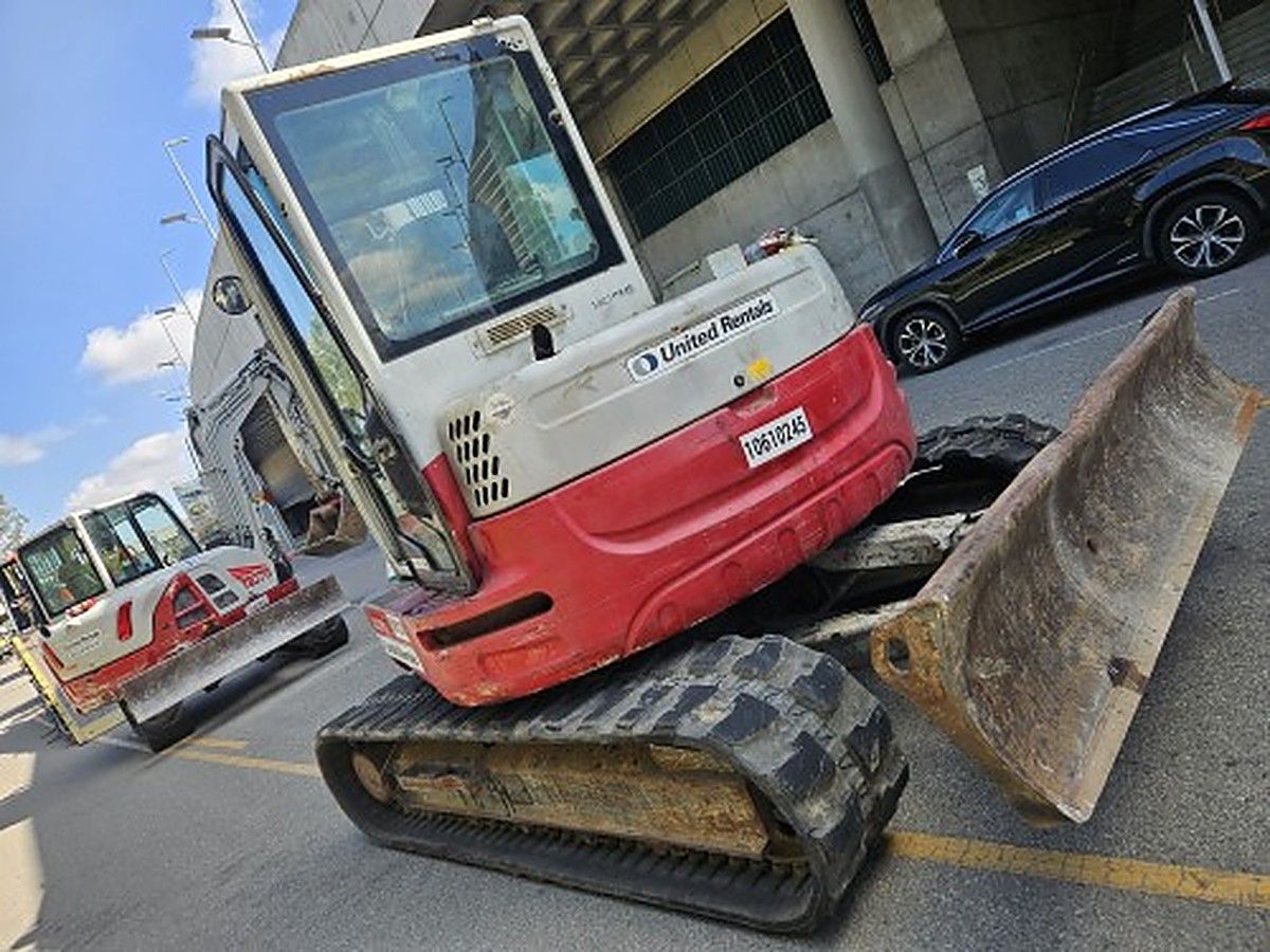 TAKEUCHI TB280FR photo 16