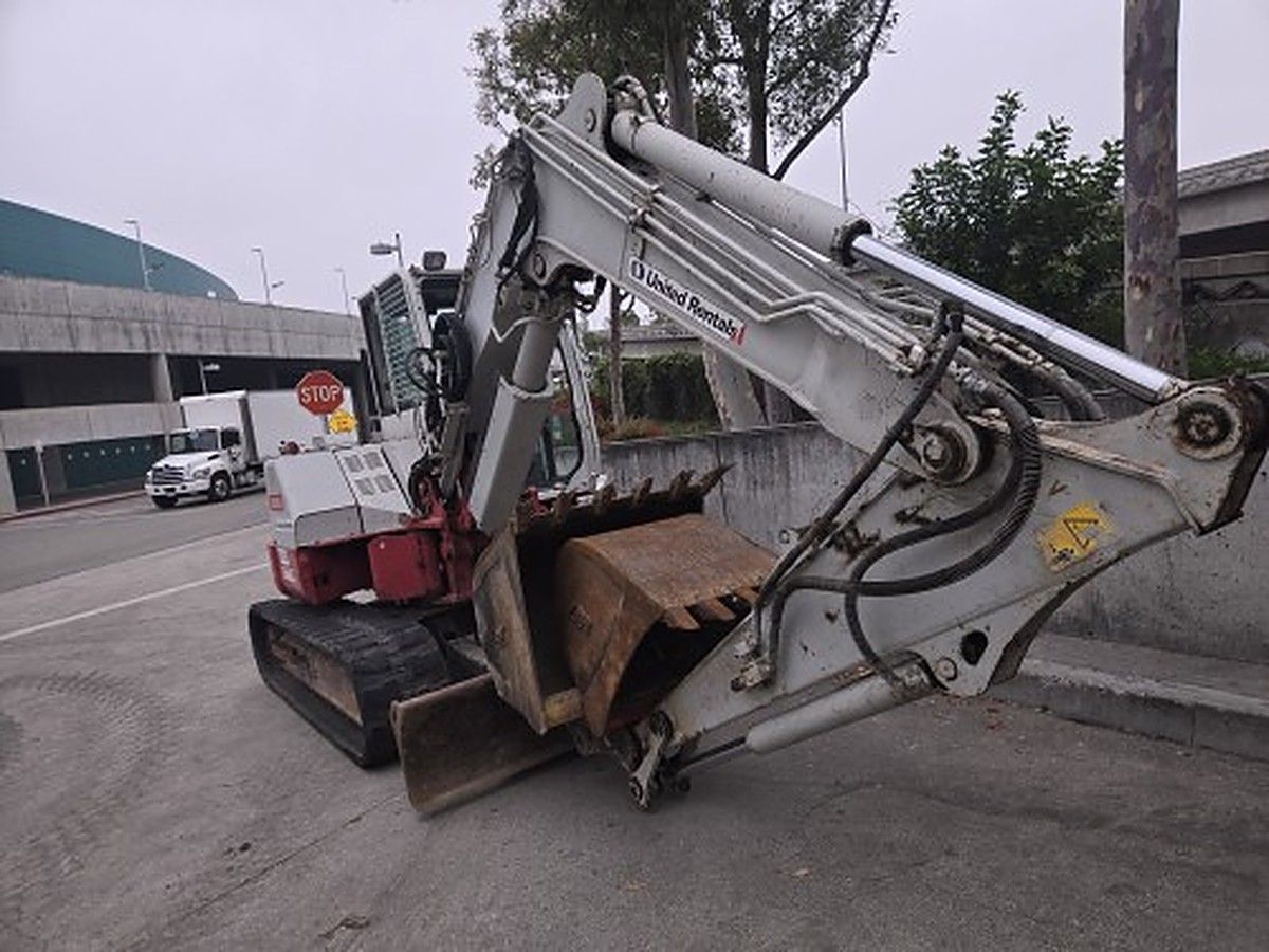 TAKEUCHI TB280FR photo 4