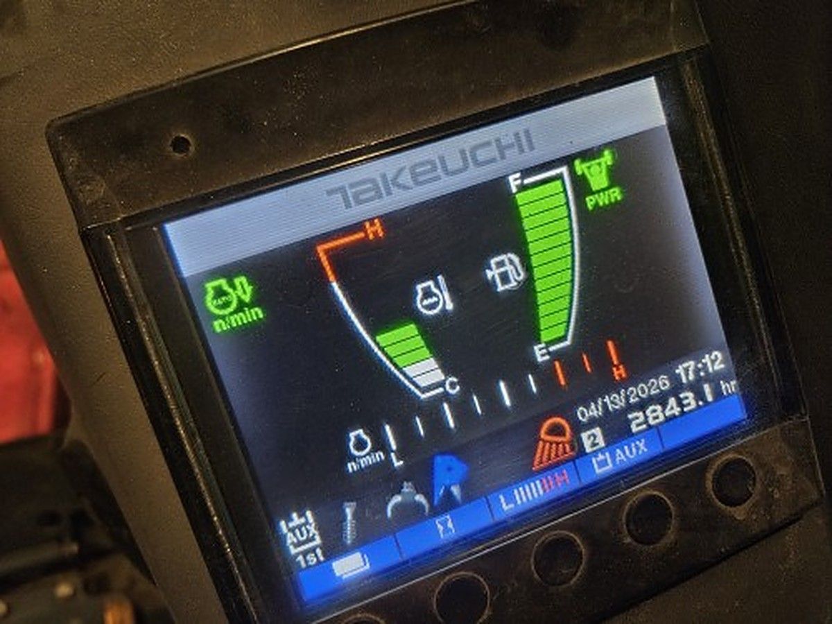 TAKEUCHI TB280FR photo 3