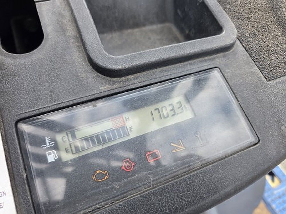 TOYOTA 8FGU25 photo 5