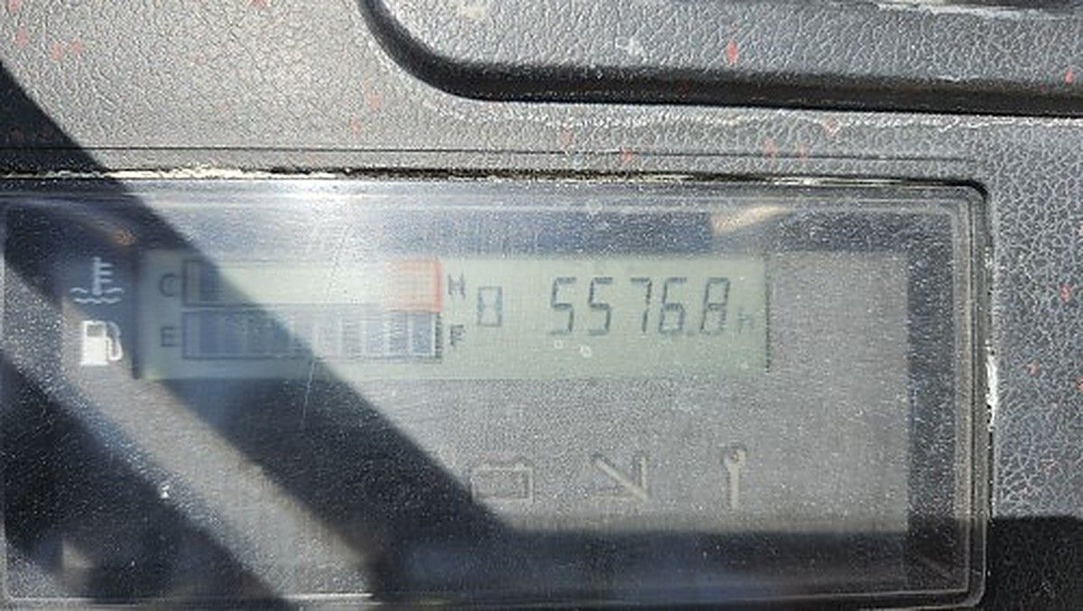 TOYOTA 8FGU25 photo 6