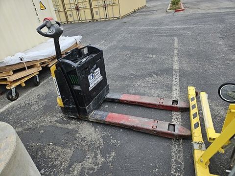 2017 YALE MPB045VG Jack Pallet 4000-4500# Electric
