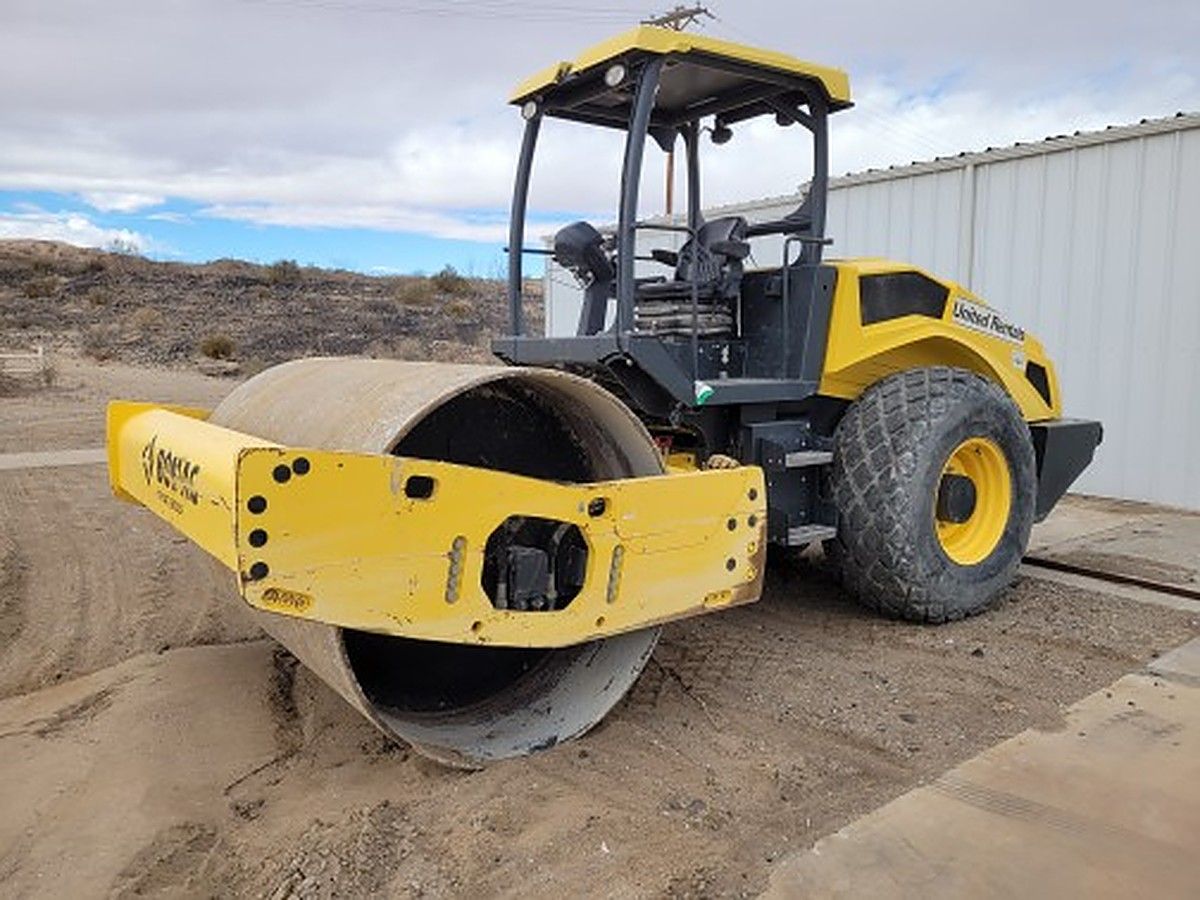 BOMAG BW211D-5 photo 2