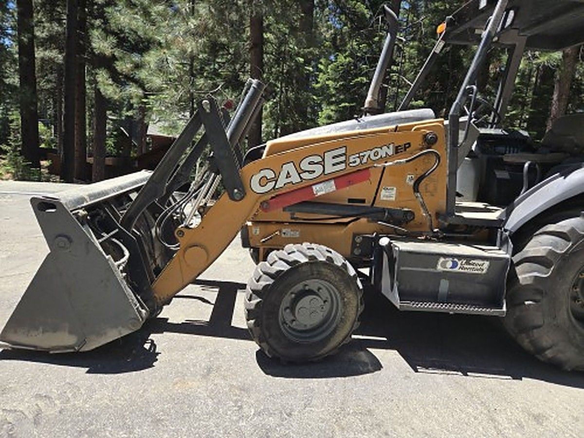 CASE 570N EP photo 9