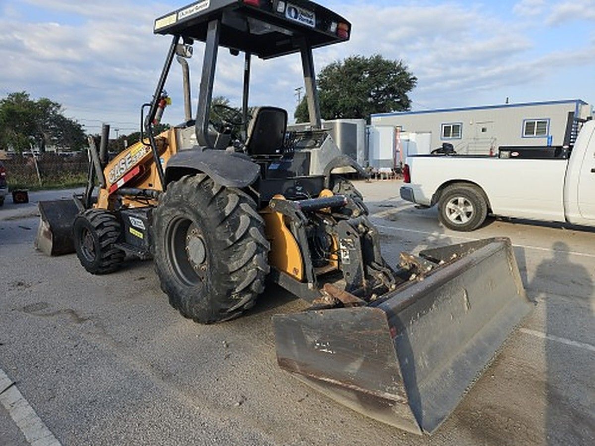 CASE 570N EP photo 4
