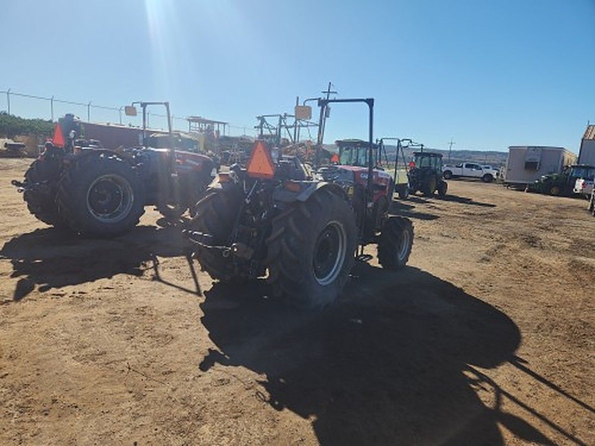 CASE FARMALL 110N photo 3