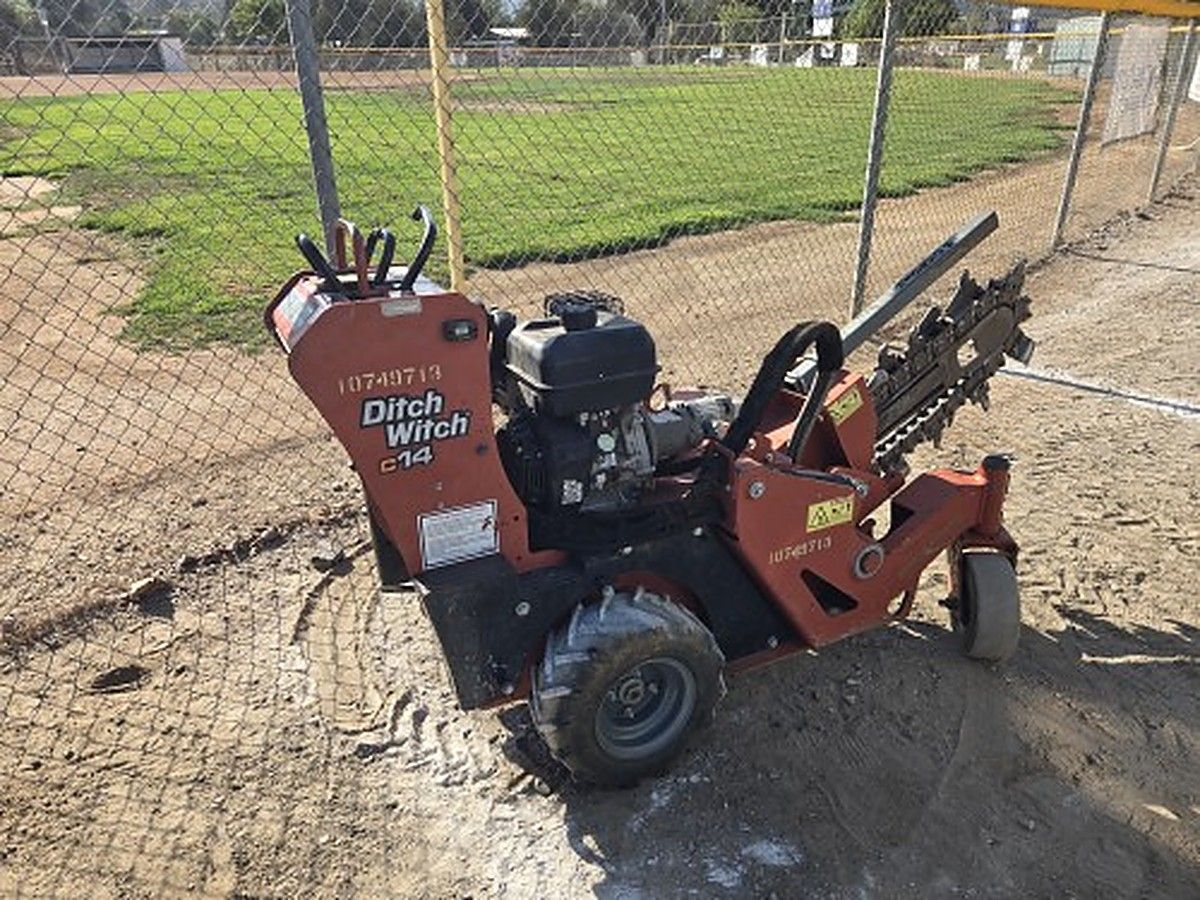 DITCHWITCH C14 photo 3