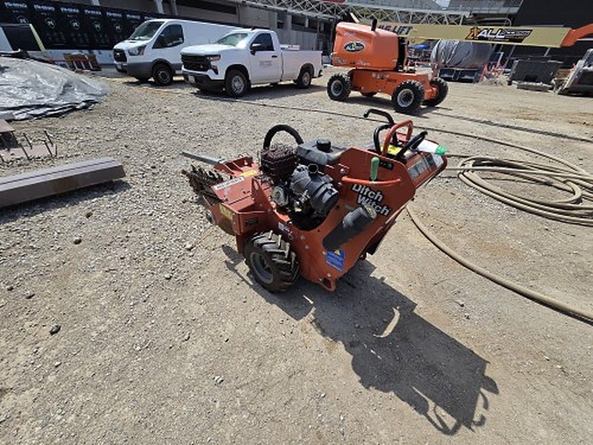 DITCHWITCH C14 photo 5