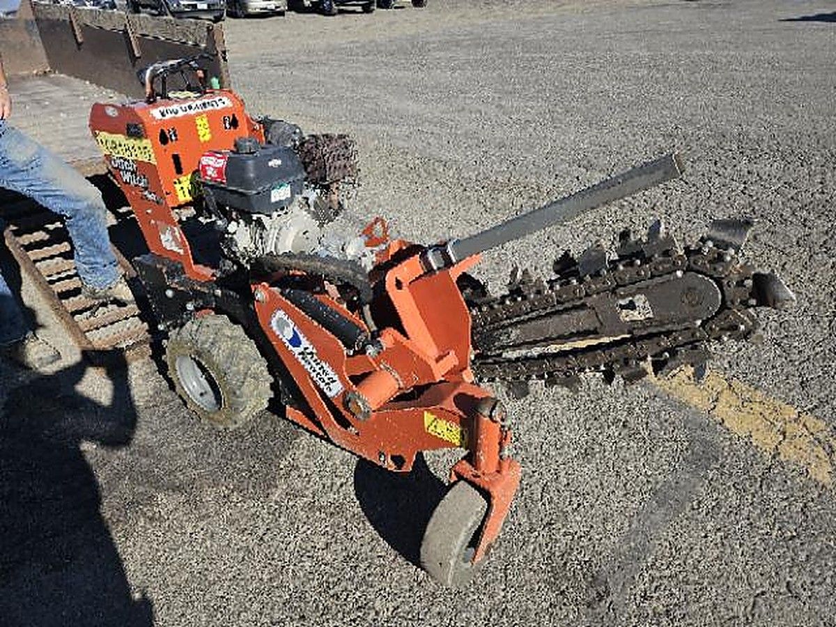 DITCHWITCH C14 photo 2