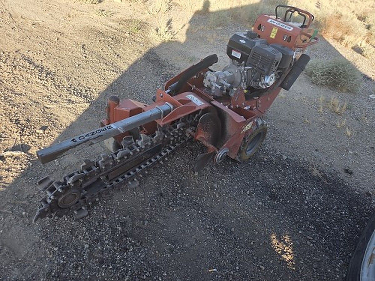 DITCHWITCH C14 photo 3